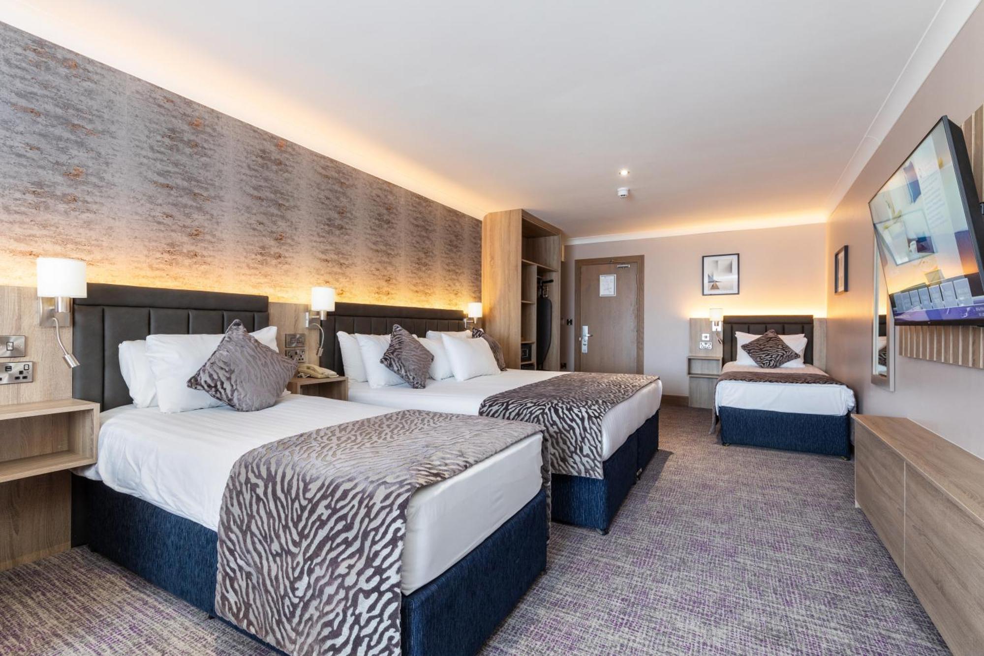 Rochestown Lodge Hotel Dun Laoghaire Exterior photo