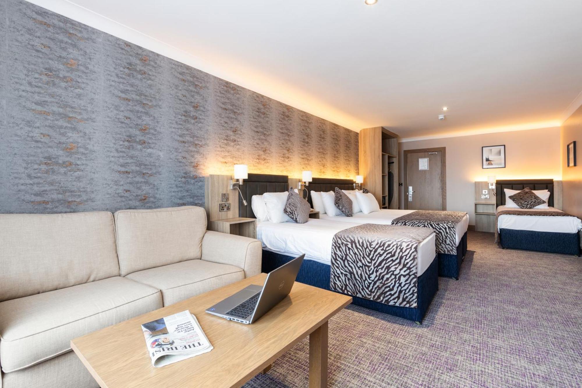 Rochestown Lodge Hotel Dun Laoghaire Exterior photo