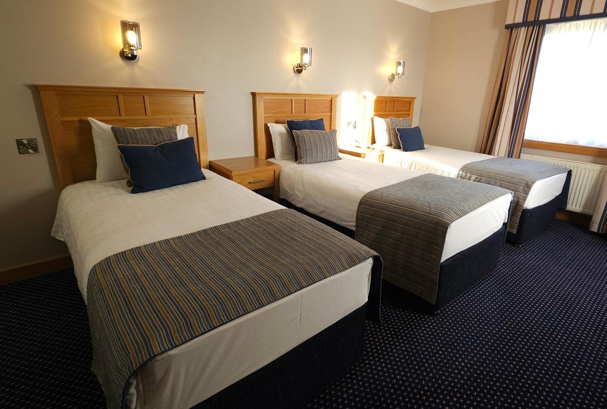 Rochestown Lodge Hotel Dun Laoghaire Exterior photo