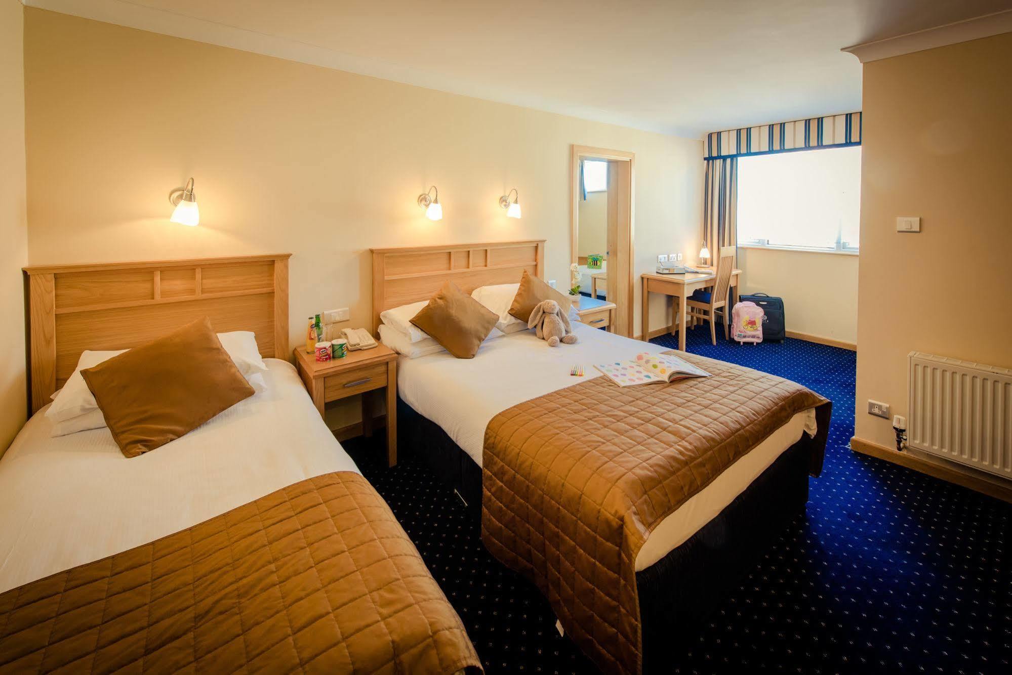 Rochestown Lodge Hotel Dun Laoghaire Exterior photo
